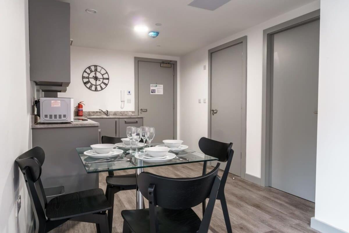 Lovely 1 Bed Apartment In Liverpool Centre Exteriör bild