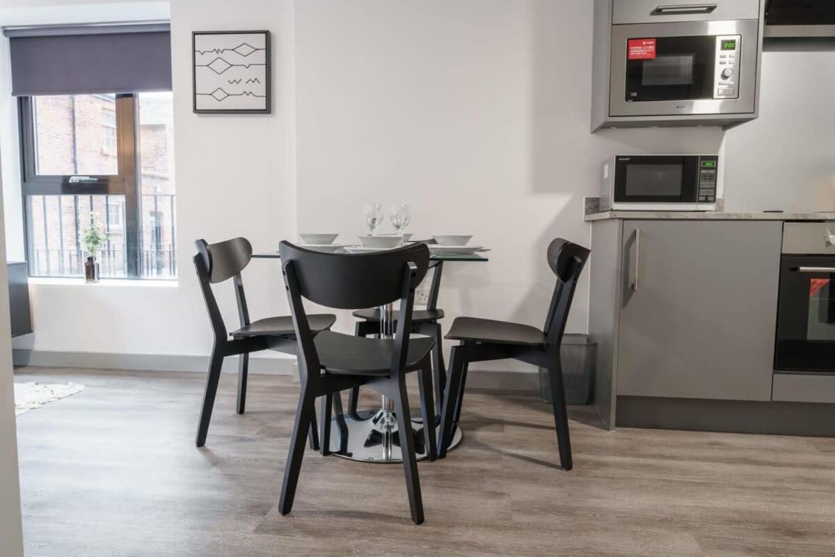 Lovely 1 Bed Apartment In Liverpool Centre Exteriör bild